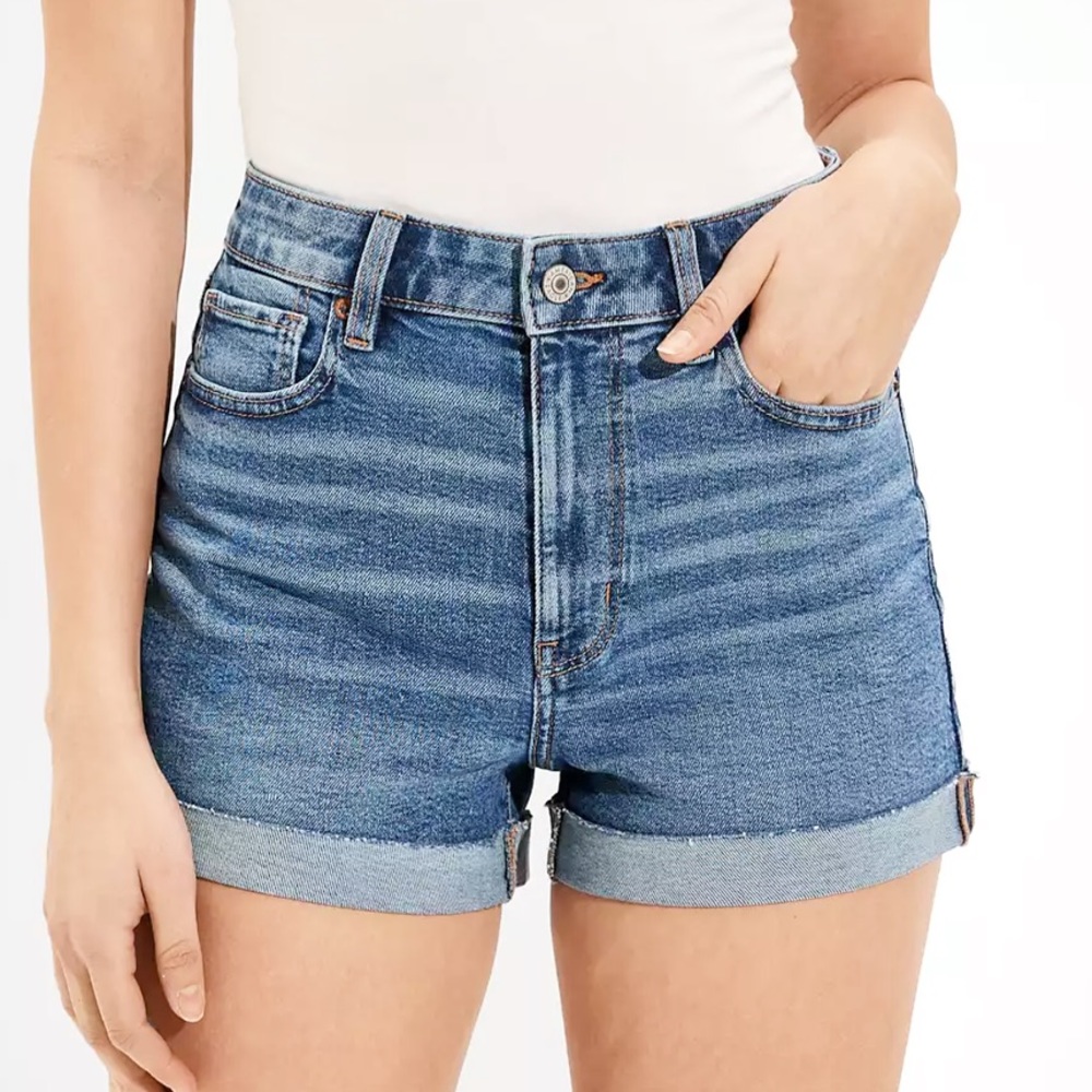 H&M light wash high waist denim shorts size 4